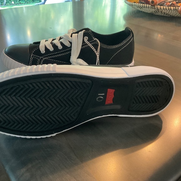 NEW!!! LEVI’S STRAUSS CANVAS SNEAKER - SZ 10 NWT NEW - Picture 3 of 4